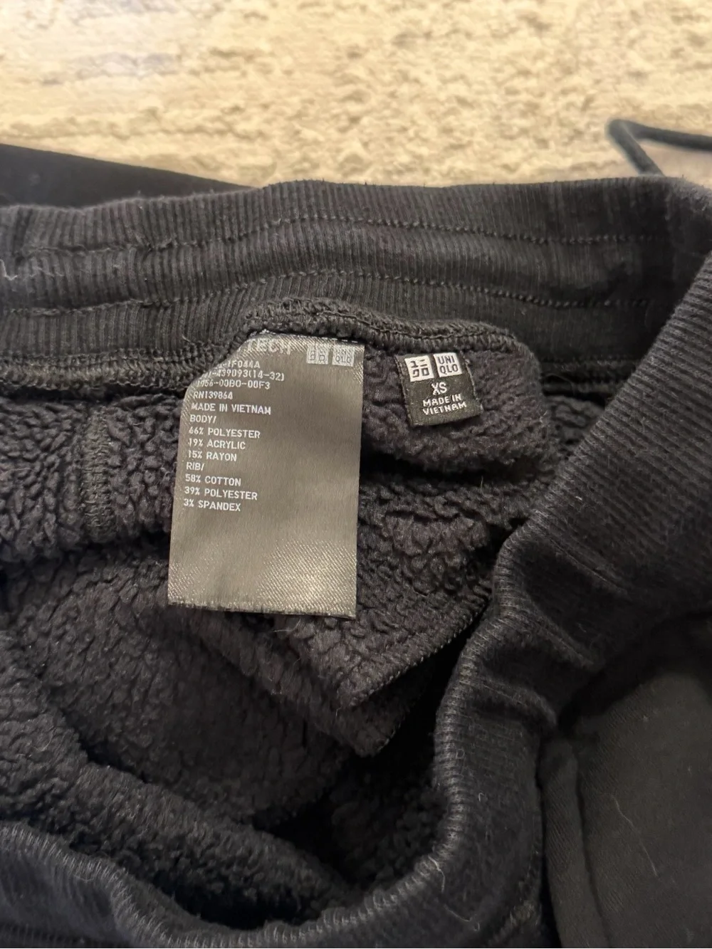 Women’s Uniqlo Black Drawstring Jogger Pants - Picture 3 of 3